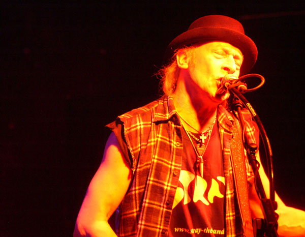 Del Bromham, photo by Noel Buckley
